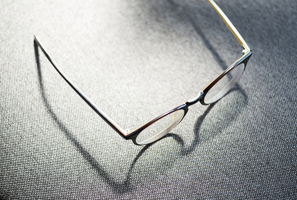 cleaning eyeglasses